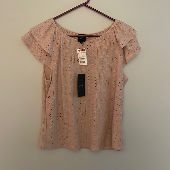 ⭐️NWT TOP⭐️ - Picture 1 of 3